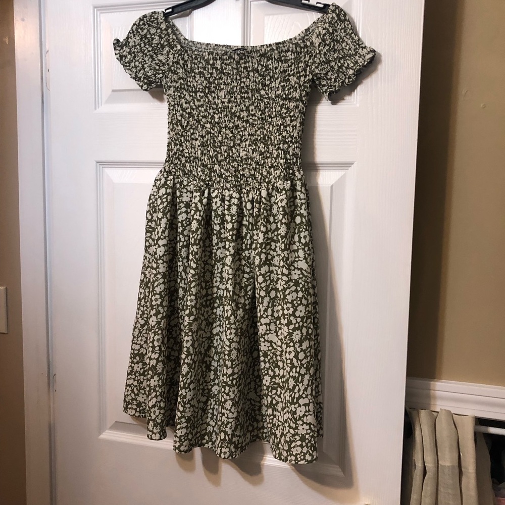Olive green and white off the shoulder dress with fitted top. Size L. Shein